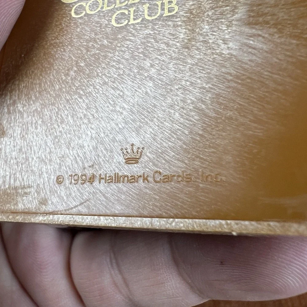 Hallmark Collecting Memories Keepsake Collectors Club Membership Ornament 1995